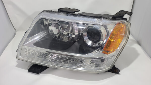 Left Escudo Headlight